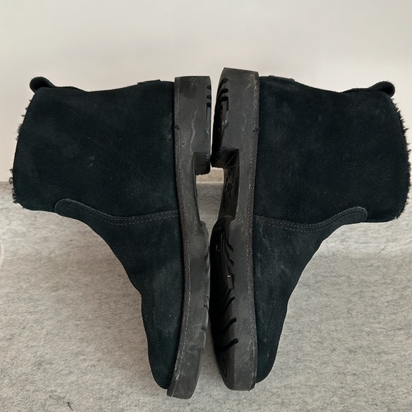 UGG Treadlite Booties Women’s ,Black,Side zipper,Size 5 - Picture 4 of 8